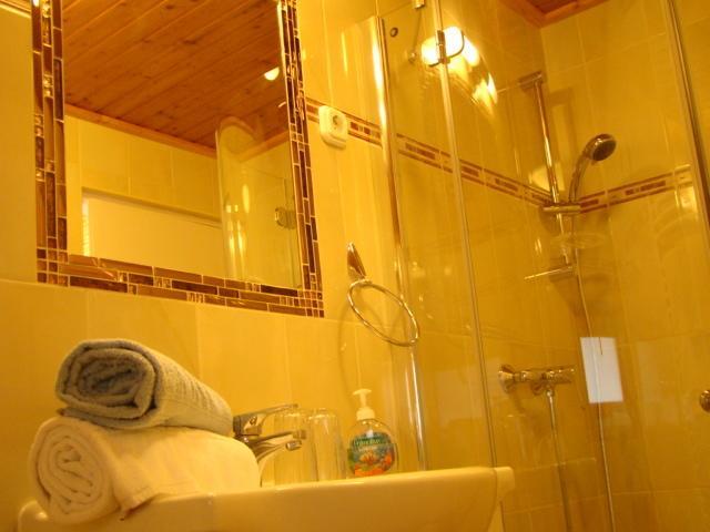 Viragoskert Apartman Heviz Room photo