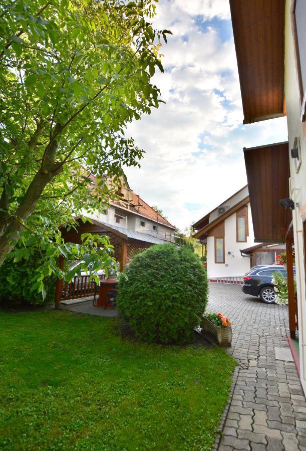 Viragoskert Apartman Heviz Exterior photo